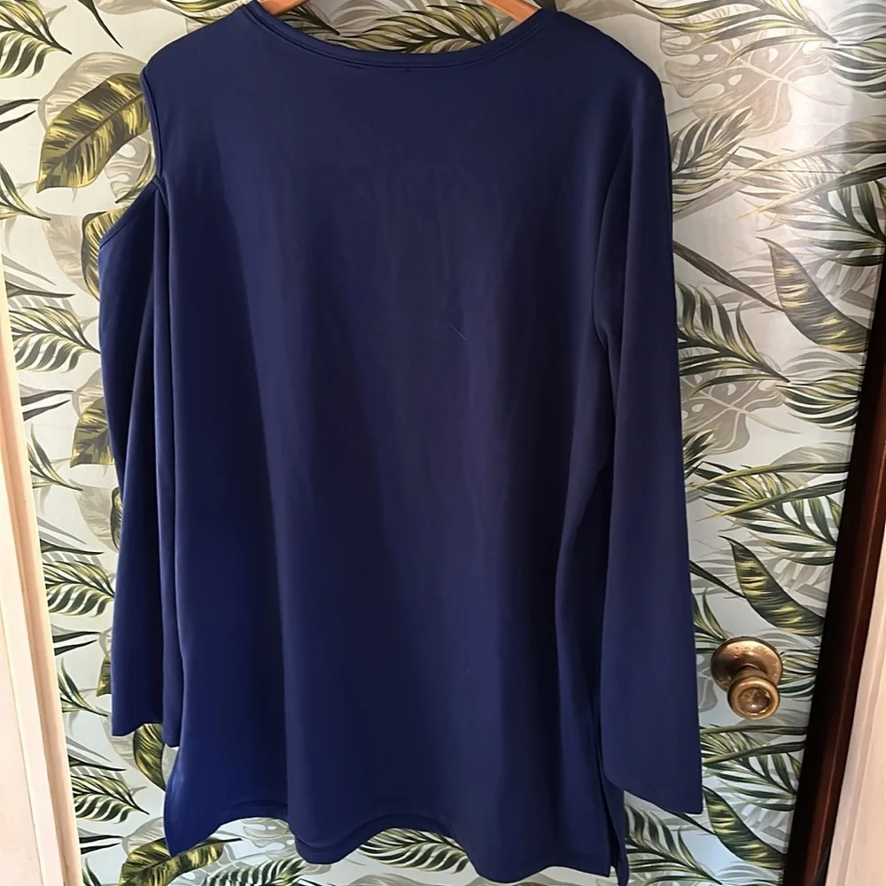 EE86 navy blue sweater ope shoulder Iman 1x